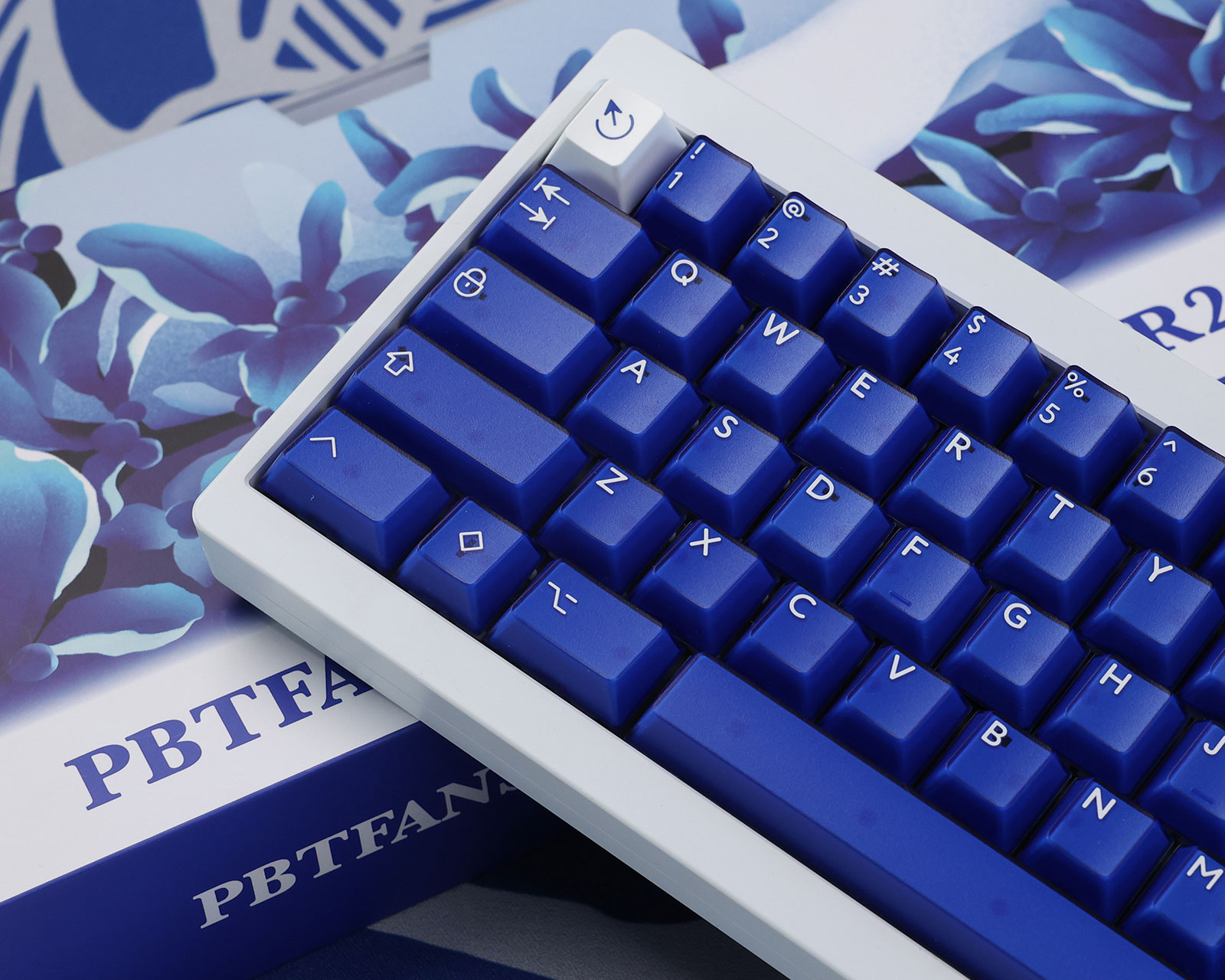KBDFANS PBTFANS KLEIN BLUE R2キーキャップ